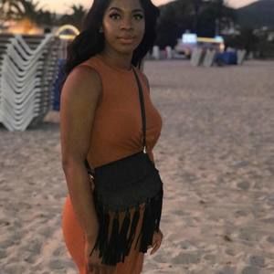 Meet your Posher, Mia